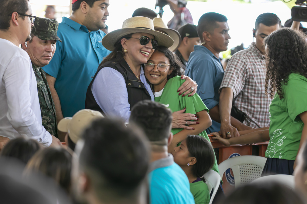 Fotografía Presidenta Constitucional de la República de Honduras 2_23