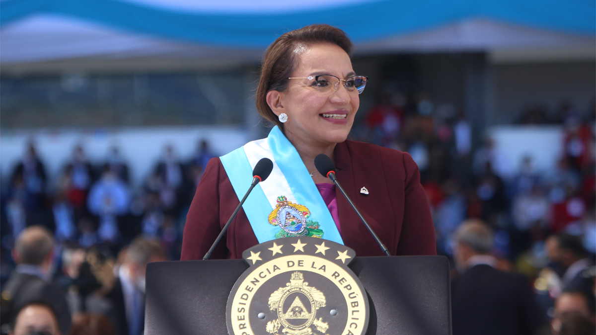 Fotografía Presidenta Constitucional de la República de Honduras 001