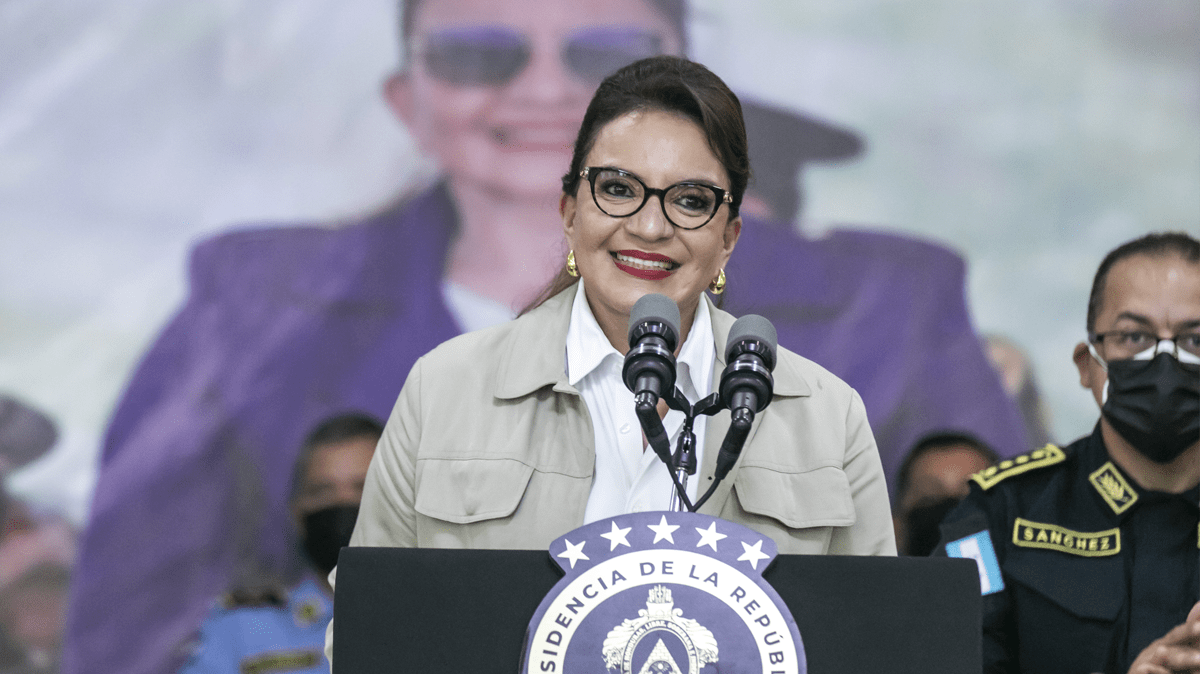 Fotografía Presidenta Constitucional de la República de Honduras 005