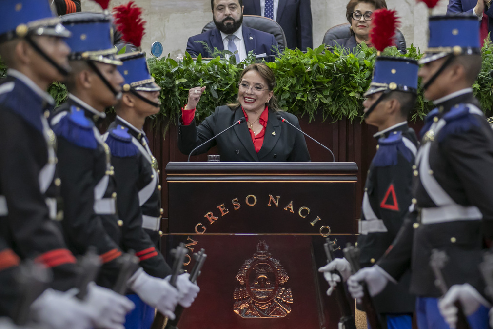 Fotografía Presidenta Constitucional de la República de Honduras 2_12