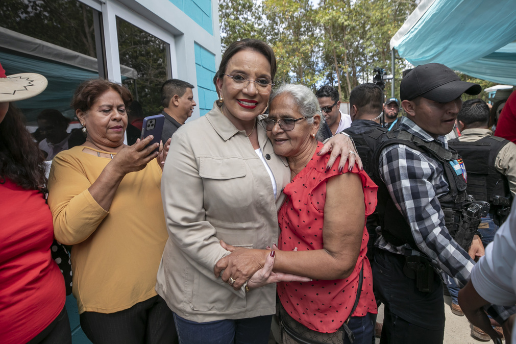 Fotografía Presidenta Constitucional de la República de Honduras 2_14