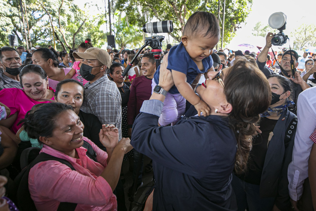 Fotografía Presidenta Constitucional de la República de Honduras 2_16