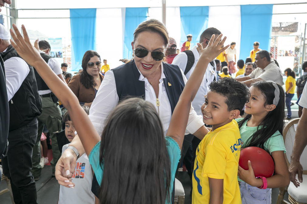 Fotografía Presidenta Constitucional de la República de Honduras 2_25