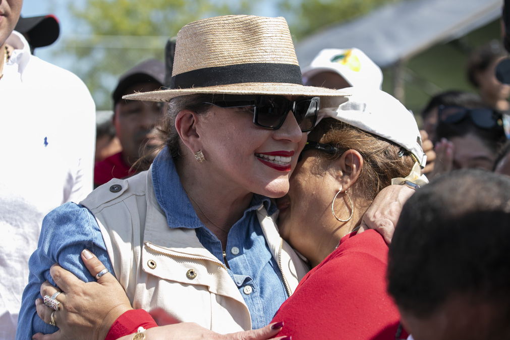 Fotografía Presidenta Constitucional de la República de Honduras 2_7